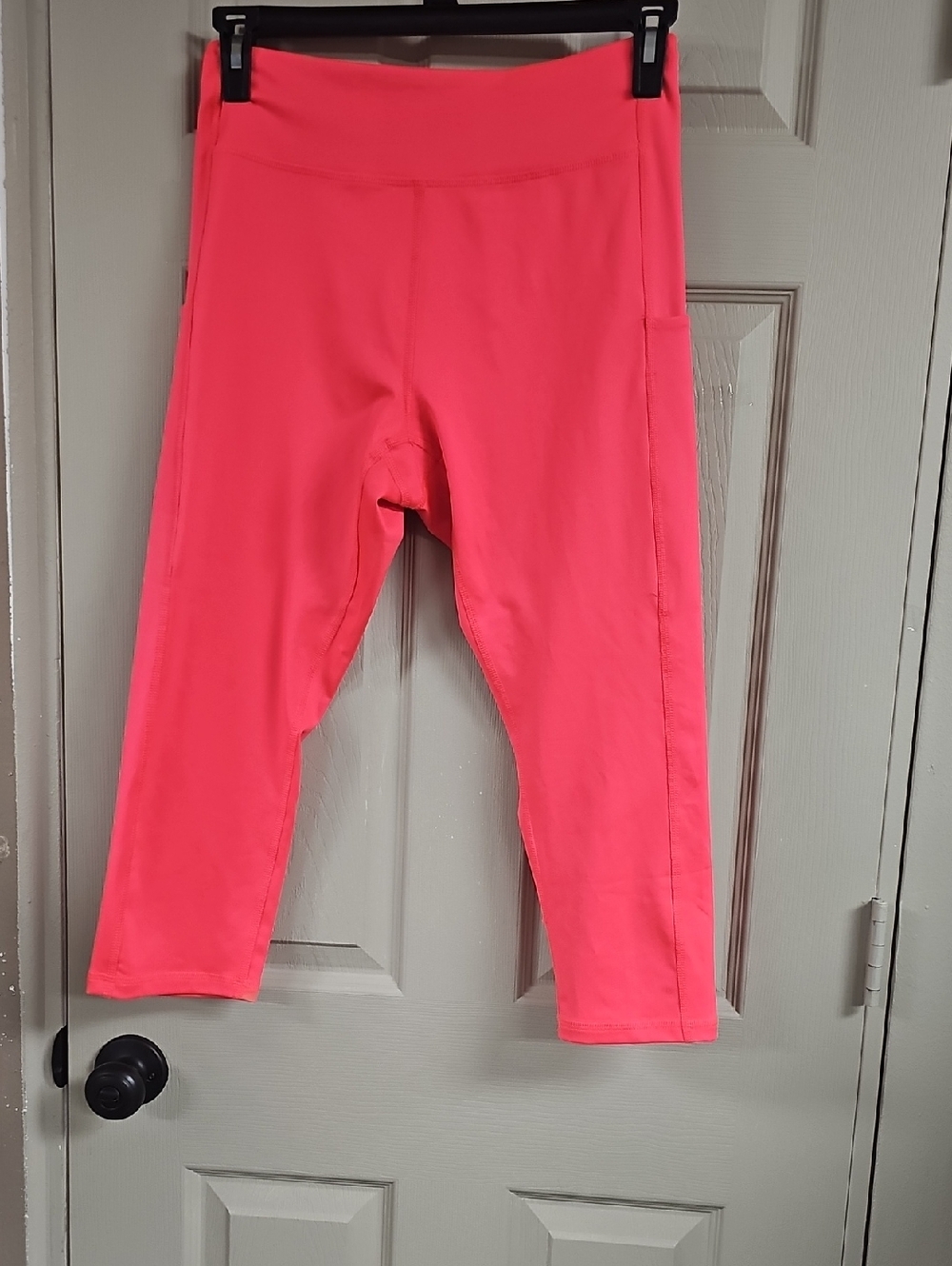 Womens Coral Active Capri Leggings